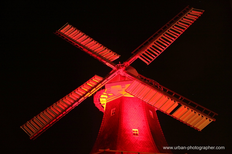 Horner Mühle farblich illuminiert